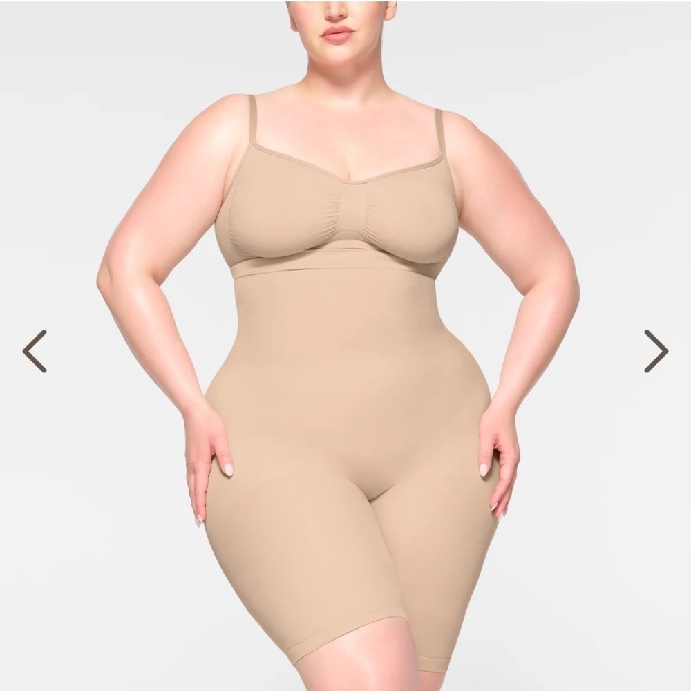 Skims Seamless Sculpt Mid Thigh Short Shapewear in Mica Size S NWOT